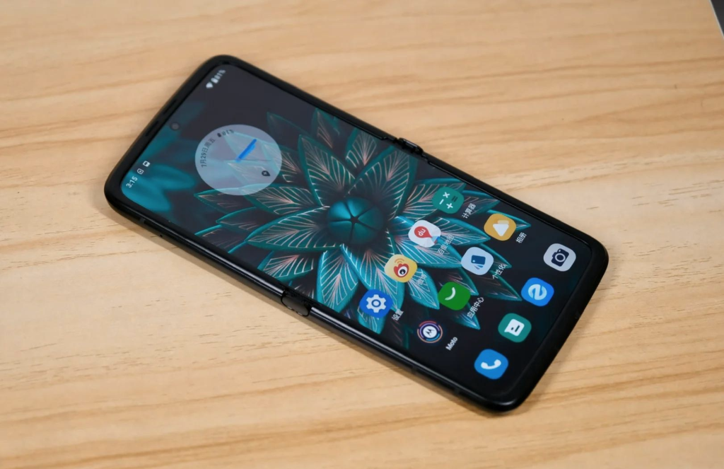 折叠屏 vs 手写笔:Motorola Razr 2023 和 Moto G Stylus 5G 到底该怎么选? 折叠屏 vs 手写笔:Motorola Razr 2023 和 Moto G Stylus 5G 到底该怎么选?