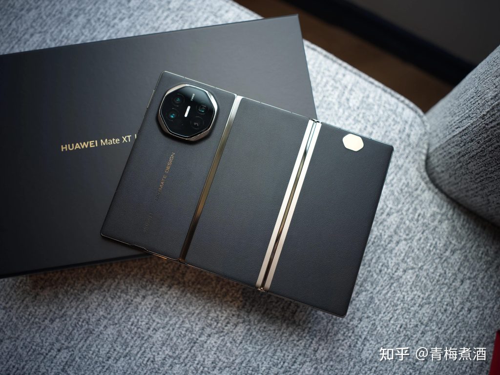 颠覆折叠屏行业!华为 Mate XT 2 非凡大师登场,麒麟 9050 Pro+ 鸿蒙 7 加持 颠覆折叠屏行业!华为 Mate XT 2 非凡大师登场,麒麟 9050 Pro+ 鸿蒙 7 加持