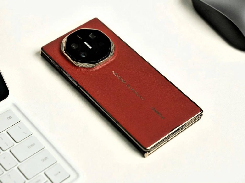 颠覆折叠屏行业!华为 Mate XT 2 非凡大师登场,麒麟 9050 Pro+ 鸿蒙 7 加持 颠覆折叠屏行业!华为 Mate XT 2 非凡大师登场,麒麟 9050 Pro+ 鸿蒙 7 加持